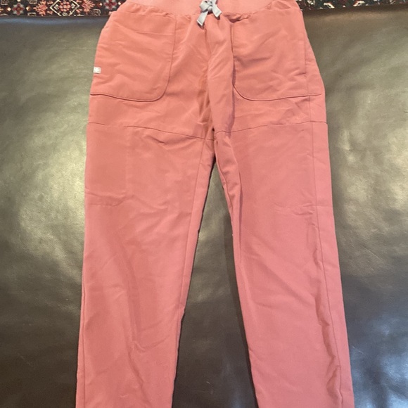 Figs XS Tall Joggers in Mauve - Picture 2 of 4